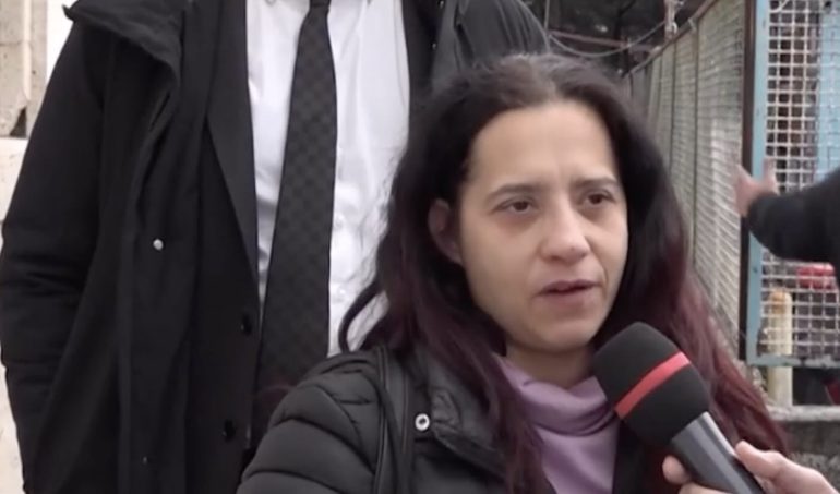 «Ogni secondo conta»: l’appello disperato della madre del bimbo trapiantato
