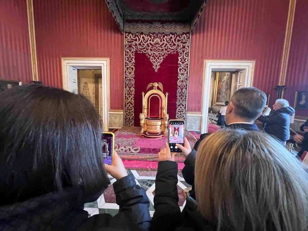 Palazzo Reale, il grande ritorno del Trono: svelato il mistero delle sue origini