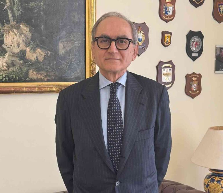 Salerno, le dimissioni del sindaco sono definitive. Vincenzo Panico nominato Commissario