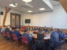 Salerno, stretta sui controlli nei locali pubblici: vertice in Prefettura sulla sicurezza