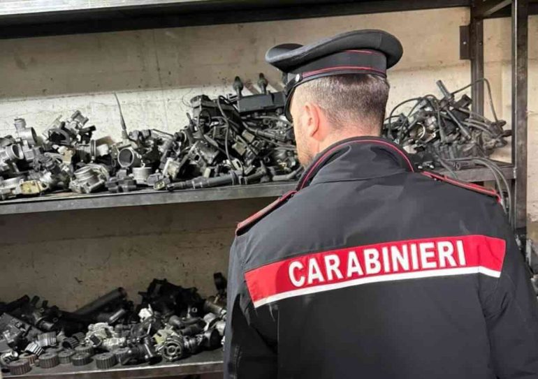 San Nicola la Strada, scoperte due officine fantasma: scatta il sequestro