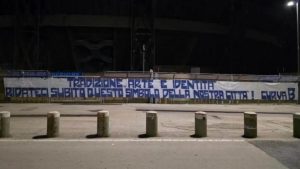 Sannazaro, lo striscione degli ultras del Napoli: «Ridateci simbolo della città»