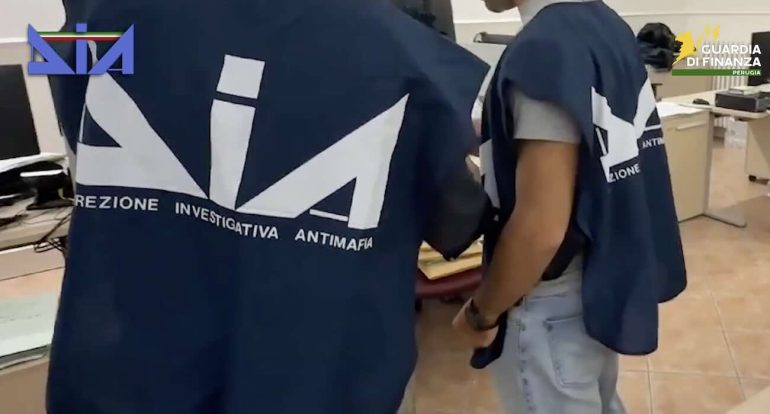Scacco al tesoro dei Casalesi: confiscati 5 milioni di euro a un imprenditore «ombra»