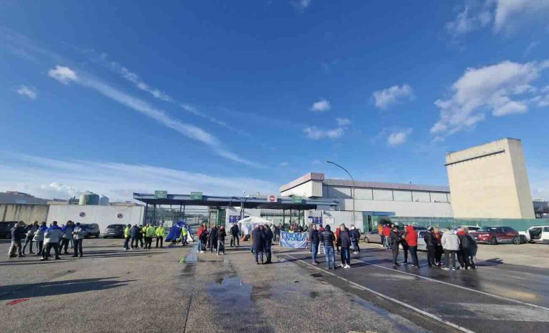 Trasnova, Fiom contro Stellantis: a rischio oltre 100 posti di lavoro