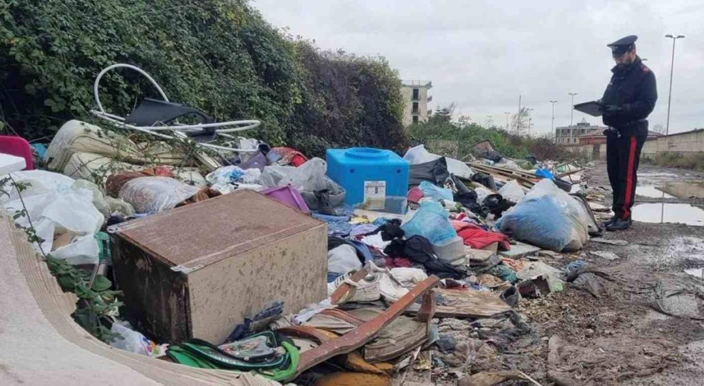 Terra dei Fuochi, accordo per rimuovere i rifiuti dalle strade provinciali di Napoli e Caserta