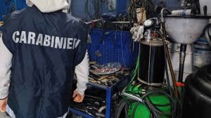 Terra dei Fuochi, scoperta officina abusiva a Casaluce: arrestato il gestore