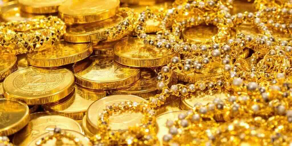 Truffano anziano collezionista per un milione e mezzo di euro: arrestato napoletano