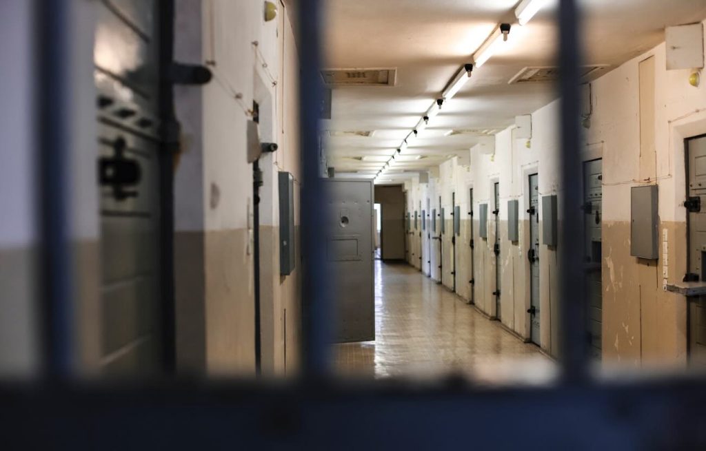 Violenze in carcere a Santa Maria Capua Vetere, l’ex capo del Nir in aula: «Credevo fossero calunnie»