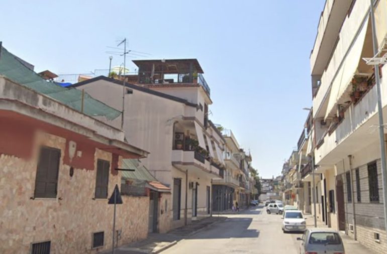 Afragola, 24enne arrestato con cocaina in auto: fermato in via Salvator Rosa