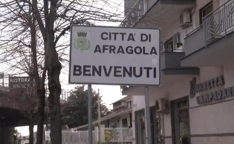 Afragola, il disabile seviziato e umiliato «per divertimento»: poi i filmati diffusi sui social agli amici