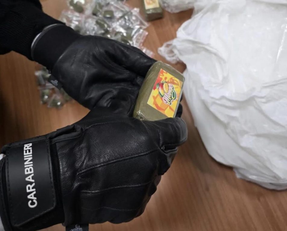 Blitz nel Parco Verde di Caivano: pusher di Scampia arrestato in trasferta