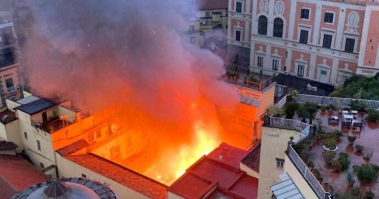 Incendio al teatro Sannazaro, il gestore Vanorio: Ancora ignote le cause, indagine in corso