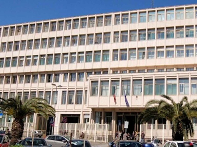 Sparanise, giovane fragile usato come prestanome: cinque indagati