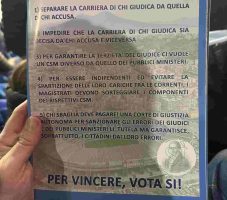 Campagna referendaria sbarca su «Tifosi napoletani»: pagina pro-Sì nello stadio Maradona