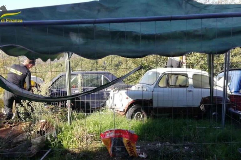 Nella foto, un particolare della vicenda.