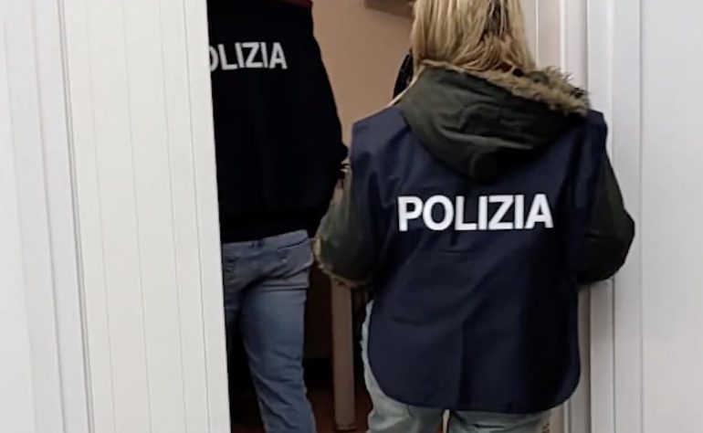 False assunzioni nelle aziende agricole per far entrare immigrati in Italia: 18 misure cautelari