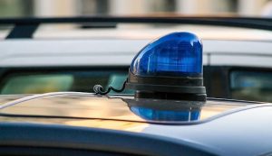 Scampia, sorpresi con un coltello a scuola: denunciati due minorenni