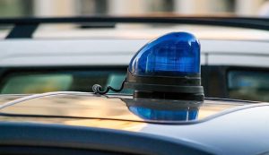 Scampia, sorpresi con un coltello a scuola: denunciati due minorenni