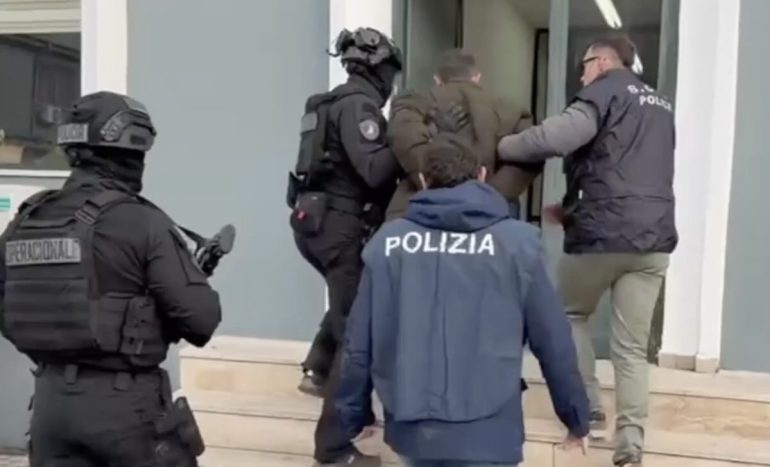 Latitanti da 26 anni arrestati in Albania: due cugini accusati di omicidio nel Casertano