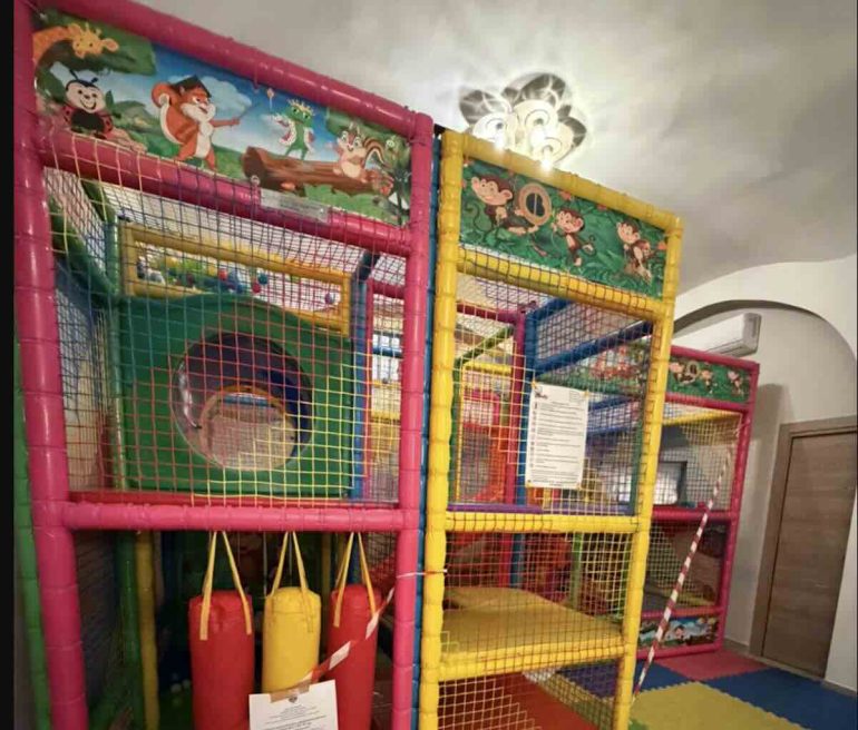 Napoli, sequestrata ludoteca abusiva per bambini