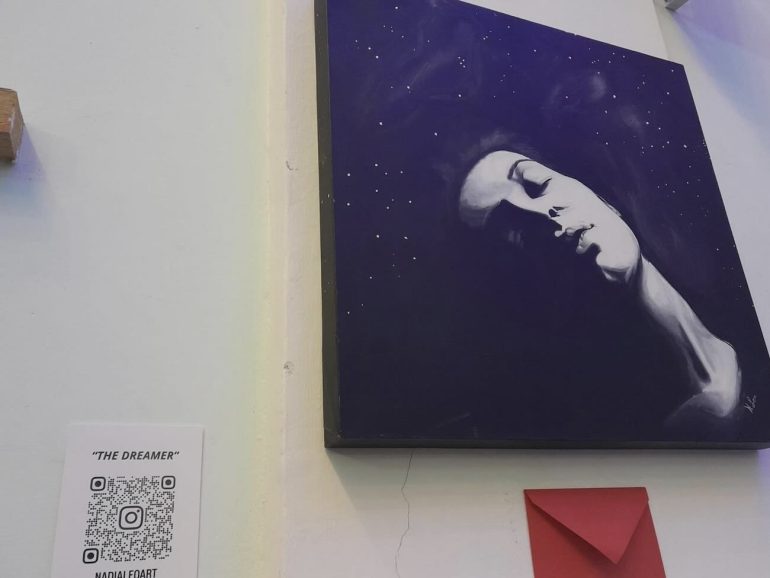 Uno dei quadri di Nadia Leo in esposizione