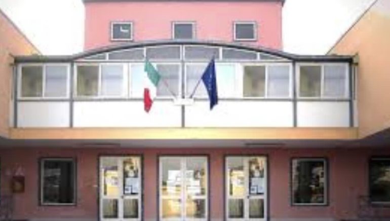 Melito, porte chiuse al Liceo Kant: il no a un ragazzo autistico di Scampia scuote la scuola