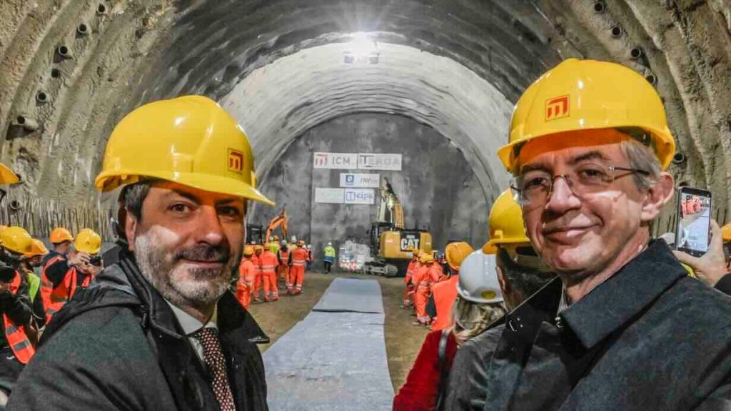 Metrò, cade l’ultimo diaframma a Di Vittorio: l’aeroporto di Capodichino è più vicino