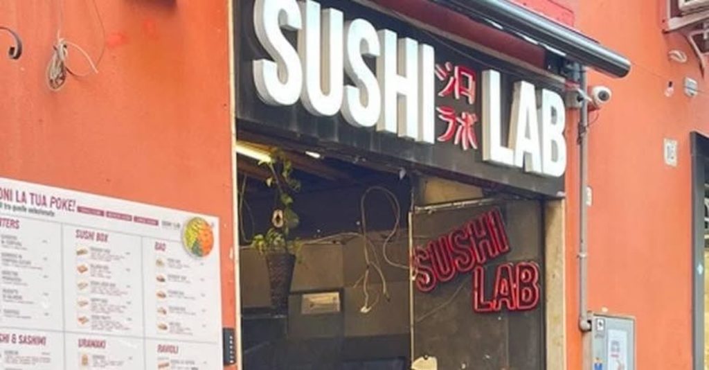 Napoli, assalto al Sushi Lab: furto lampo nel cuore dell’Arenella. Caccia ai banditi