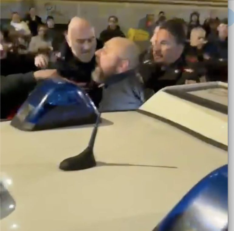 Napoli, era in cura per problemi psichiatrici l’aggressore del bus