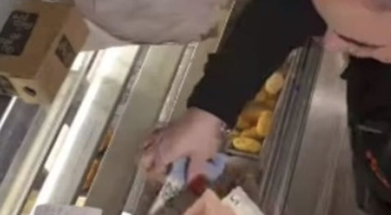 Napoli, la truffa del Rendez-moi: il raggiro del resto: arrestati due rumeni