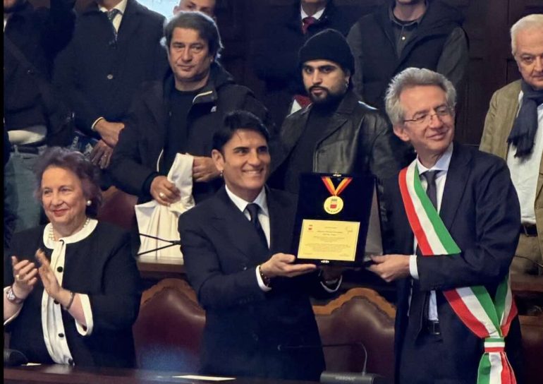 Sal Da Vinci chiarisce: «Nessuno spot per Meloni con la mia canzone»