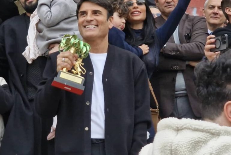 Sal Da Vinci scende in campo: una partita per la «Fondazione Domenico»