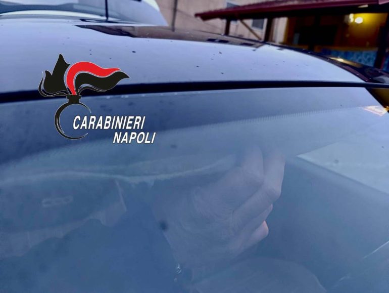 Torre del Greco, blitz dei carabinieri: arrestato 47enne con stupefacenti e migliaia di euro in casa