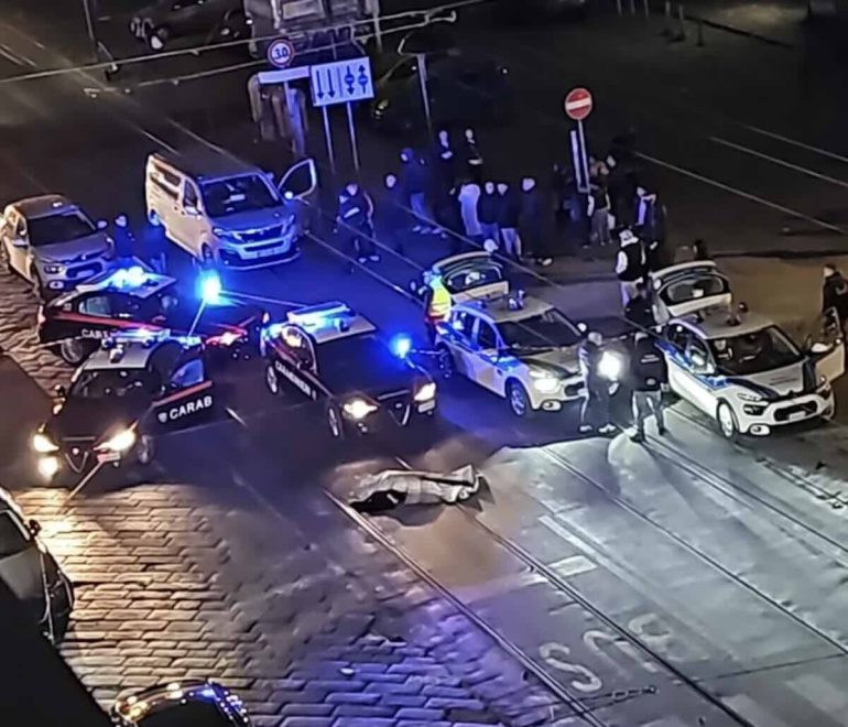 Travolte e uccise al Corso Garibaldi, il video choc dell’impatto