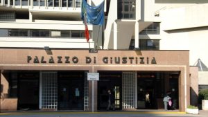 Accusato di rapina, resta in cella un anno ma è innocente: il Tribunale assolve 24enne