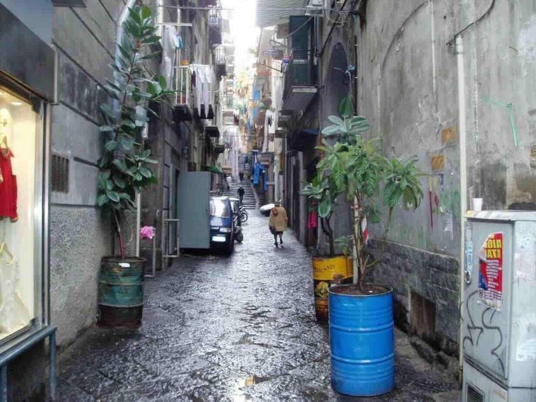 Arrestato pusher cinquantenne dopo cessione di una dose in via San Liborio