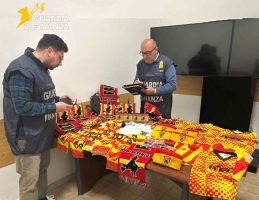 Benevento, merchandising contraffatto: sequestrati gadget del club giallorosso