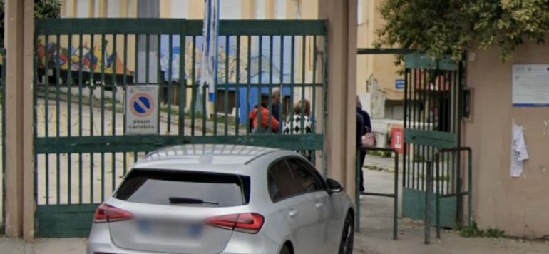 L'ingresso dell'istituto De Curtis