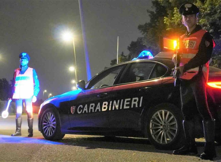 Caserta: spaccio di droga, arrestata 46enne: sequestrati crack e cocaina