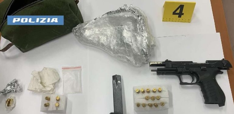 Castellammare, arsenale e stupefacenti sequestrati nei rioni Cicerone e Savorito