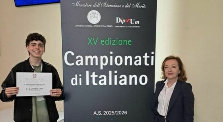 Castellammare sul tetto d’Italia: Catello De Luca vince le Olimpiadi di Italiano