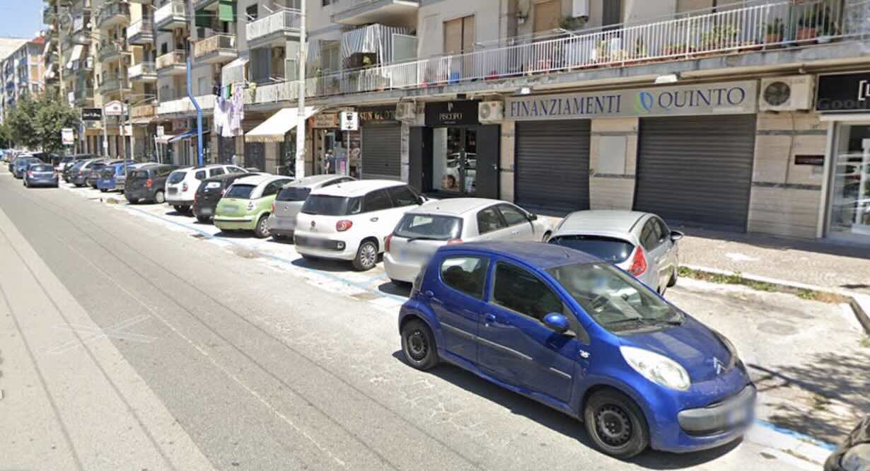 Tamponamento a Napoli: giovanissimo centauro lotta tra vita e morte in ospedale