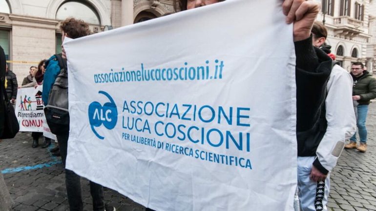 Fine vita, l’Associazione Luca Coscioni scende in piazza anche in Campania: «Meloni ritiri la legge»