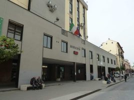 Firme false alle comunali di Giugliano, indagati due parlamentari e sei esponenti politici