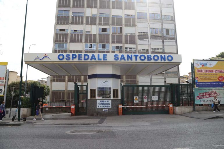 Bimba di 22 mesi investita dall’auto del padre