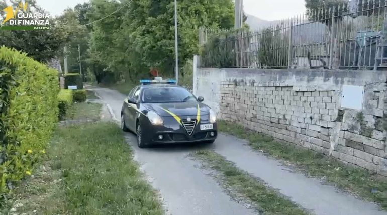 Imprenditore ai domiciliari: «Voleva piegare il sindaco di Presenzano»