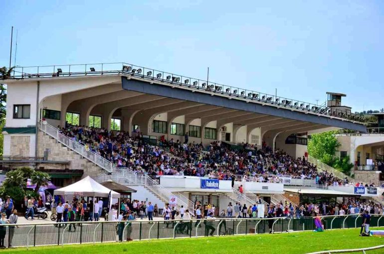 Ippodromo di Agnano, allarme lavoro dopo lo stop al pubblico