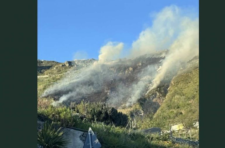 L'incendio sul Monte Epomeo