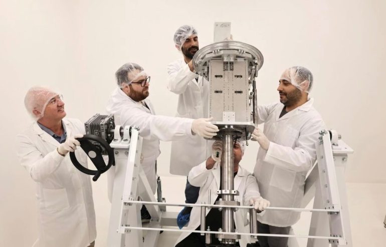 Italia all’avanguardia in sperimentazione biopharma in orbita: Schillaci visita polo napoletano Space Factory