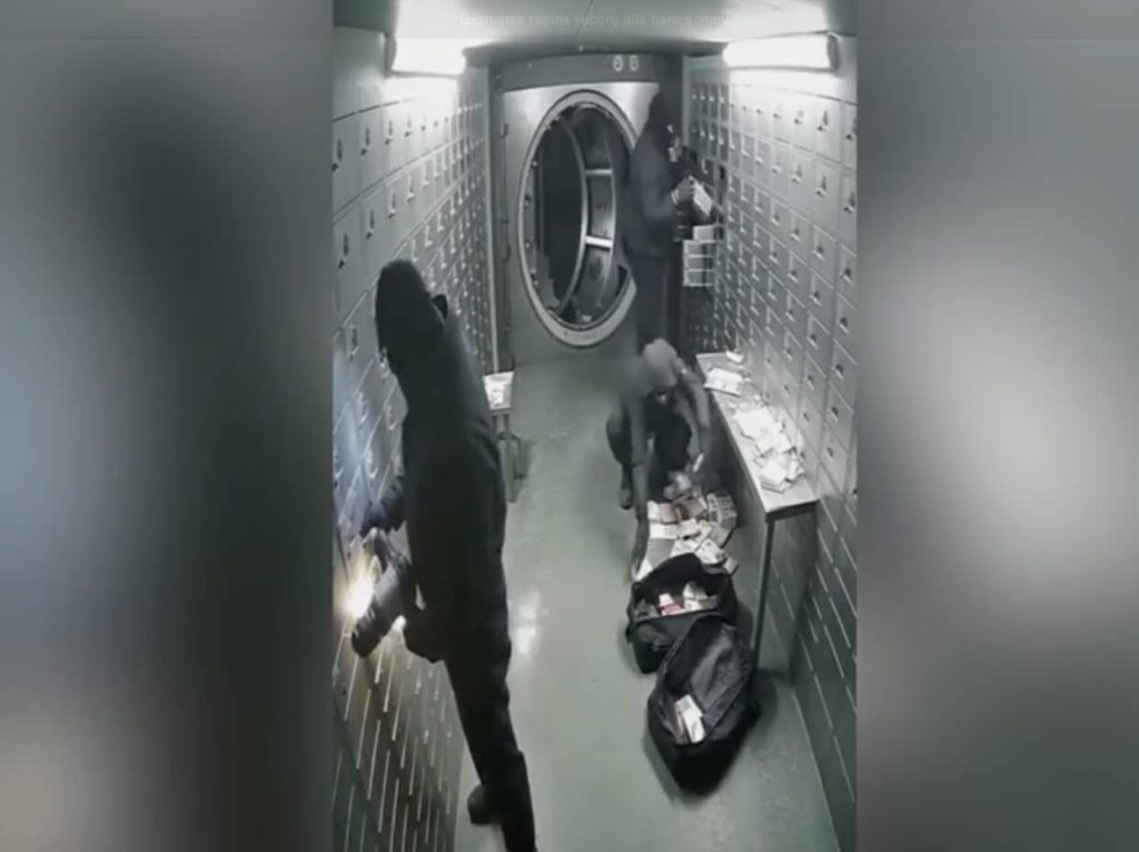 La sfida dei tunnel: se il colpo da 90 milioni in Germania umilia i «dilettanti del buco del Vomero»